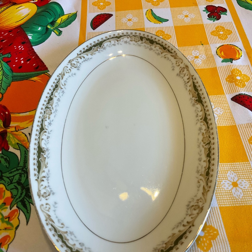 Signature Collection Queen Anne Small Serving Platter